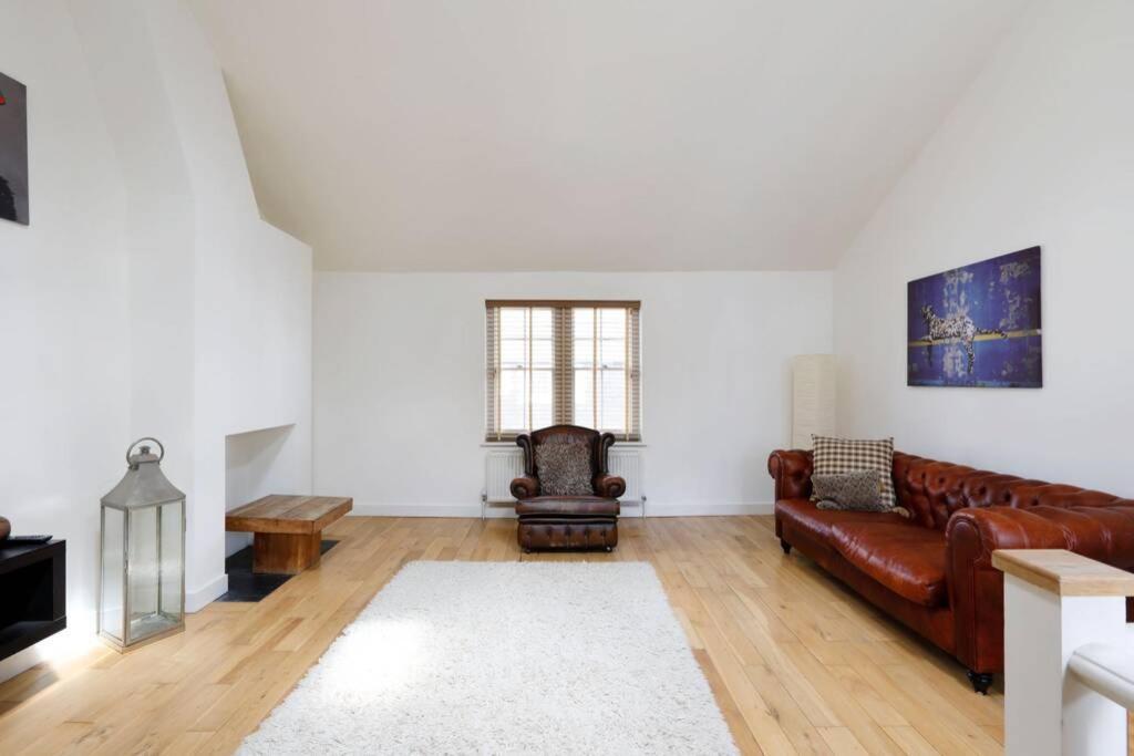 Beautiful 2 Bedroom Mews House With Parking By The Beach 브라이턴 외부 사진